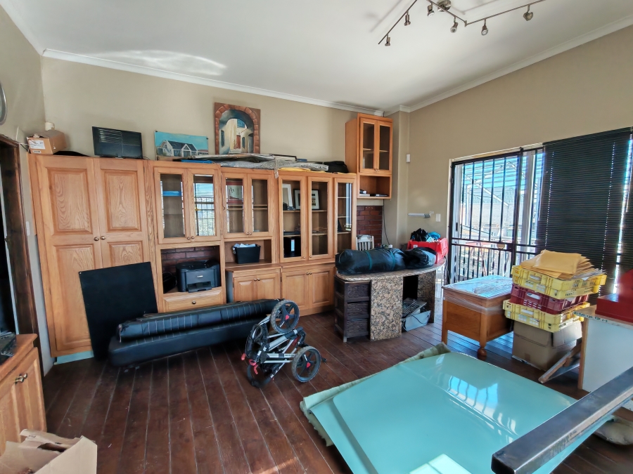 To Let Commercial Property for Rent in Strand Central Western Cape